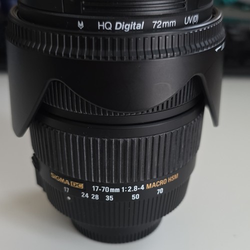 Sigma 70mm 8 - f/2.8-4, macro
